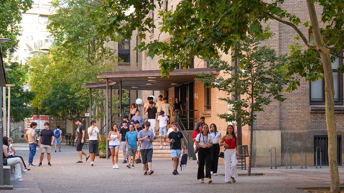 Unizar迎来新生：“这样第一天就不会那么突然”