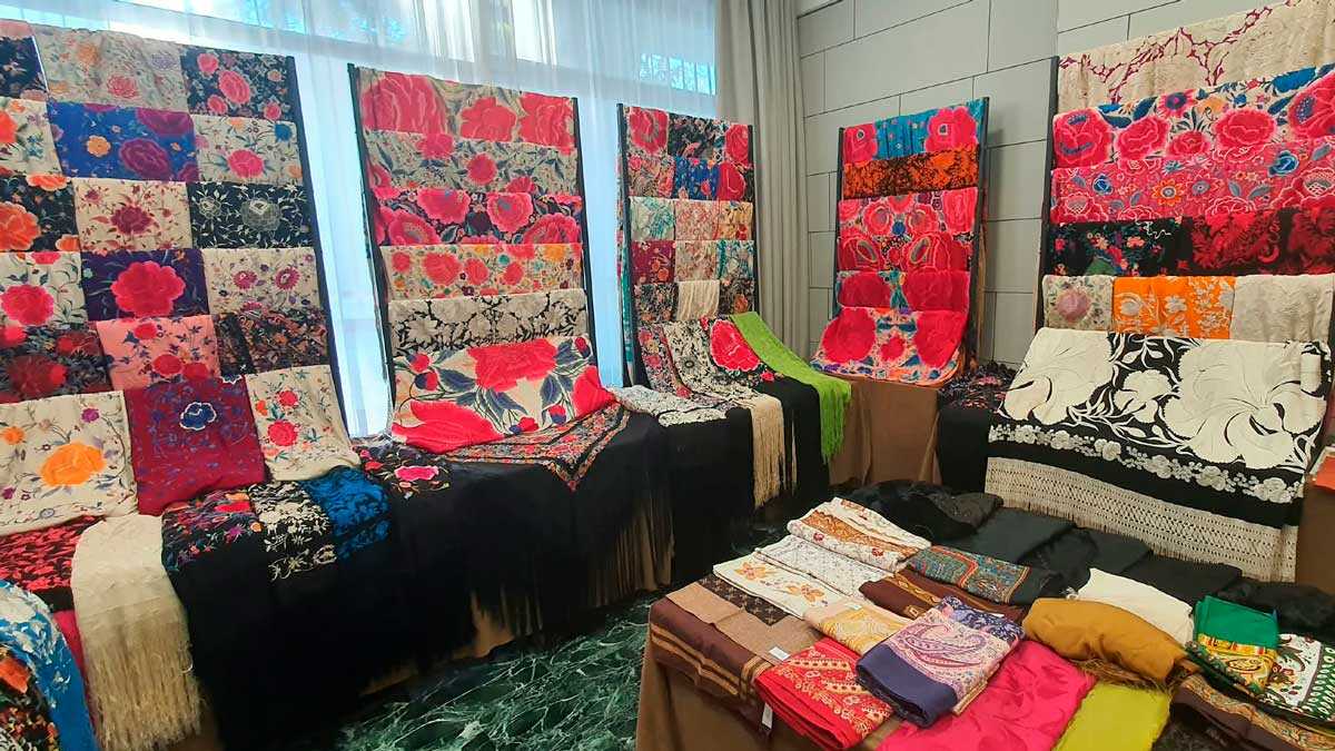这家店让阿拉贡人跋涉近400公里，只为寻找古董披肩：“他们专程来买”