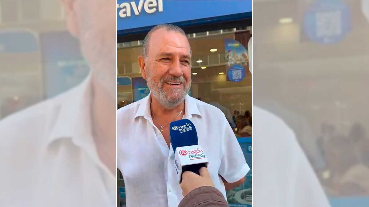 排队参加伊姆塞尔索旅行的阿拉贡退休老人马里亚诺：“能省几个小钱就挺好”