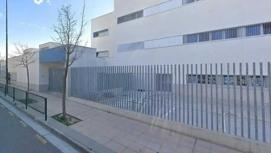 瓦尔德斯帕特拉三期学校家庭指责预制教室因设施不足“条件简陋”