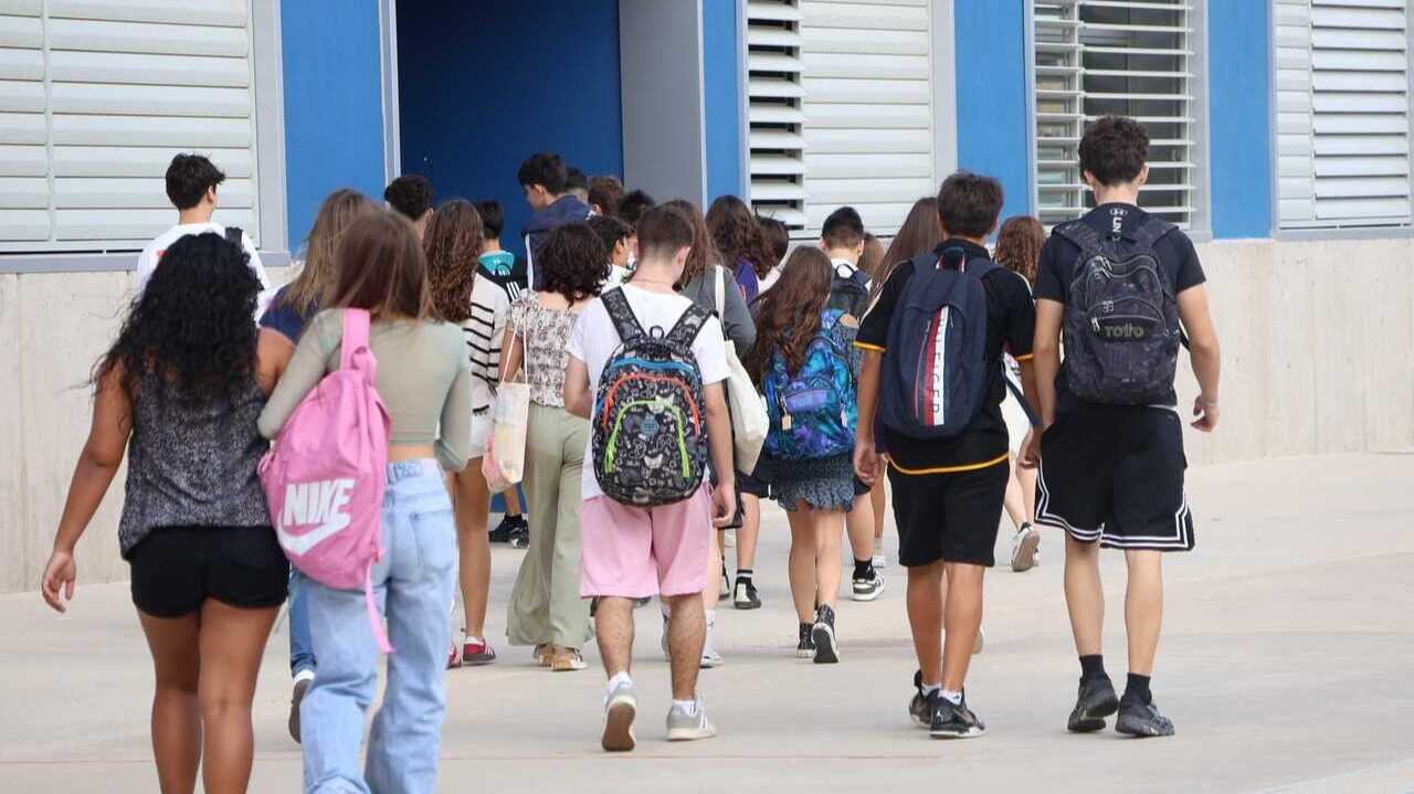 阿拉贡三十多所学校和中学暂停课外活动