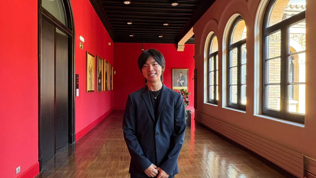 在萨拉戈萨留学的中国学生张一驰：“这是学习语言和旅行的机会”