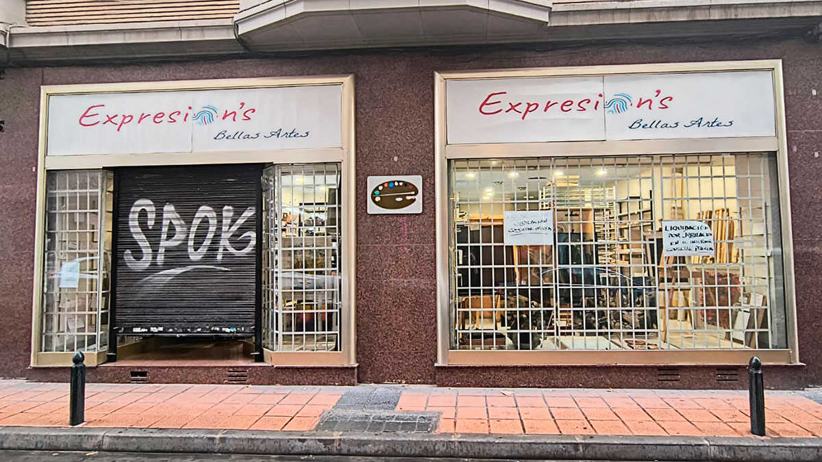 一家美术用品店因退休清仓，结束40年画笔、油画颜料与水彩相伴的历程