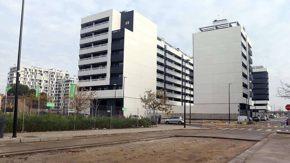萨拉戈萨拉霍塔一块2664平方米地块可建91套住房