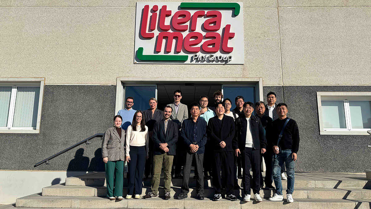 Litera Meat在Interporc组织的反向商务考察期间接待韩国进口商代表团