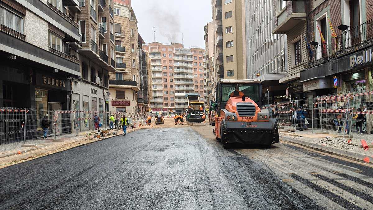 萨拉戈萨Coso大道工程进入收尾倒计时：车行道已开始铺设沥青