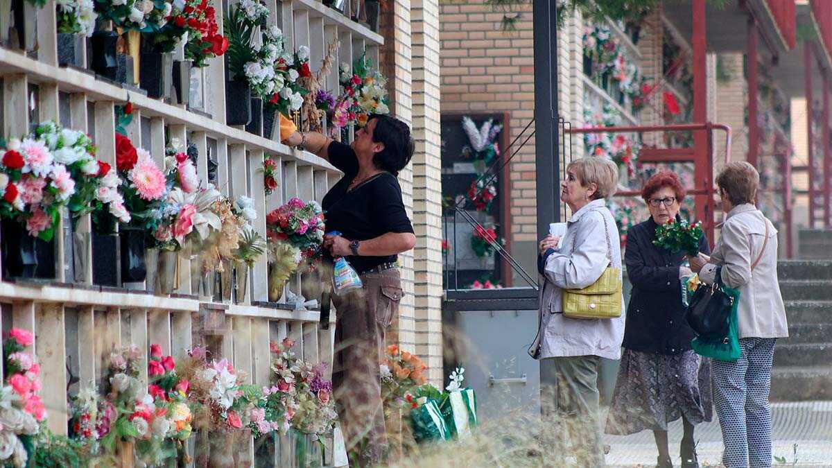 家庭记忆充满托雷罗：“我们为祖父母和一位未婚姑妈带来鲜花”